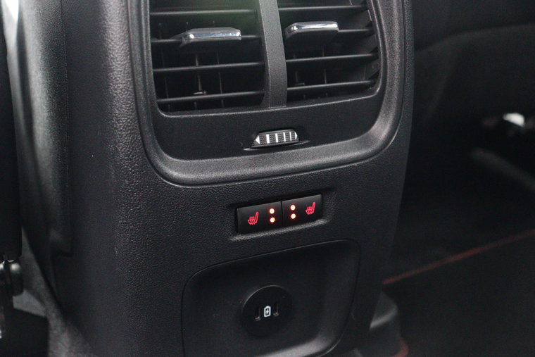 Vehicle Image 17