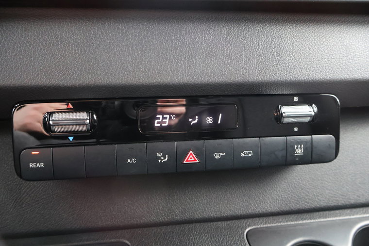 Vehicle Image 29