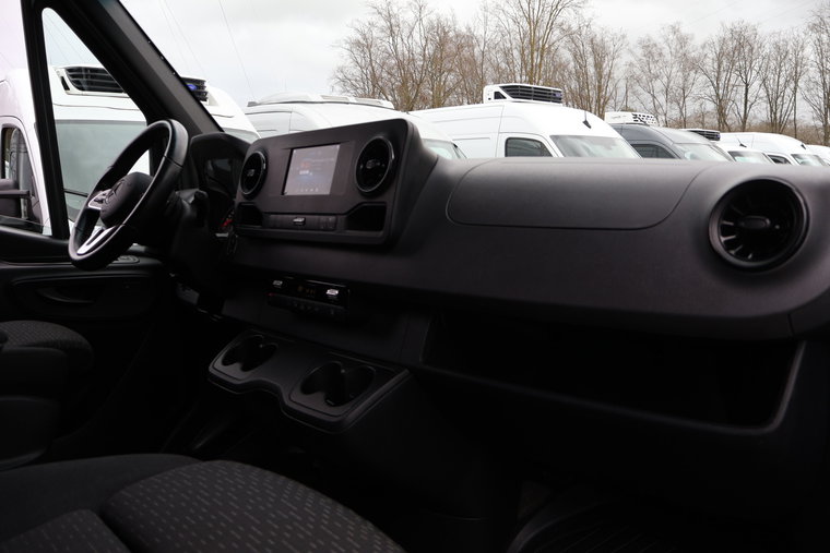 Vehicle Image 41
