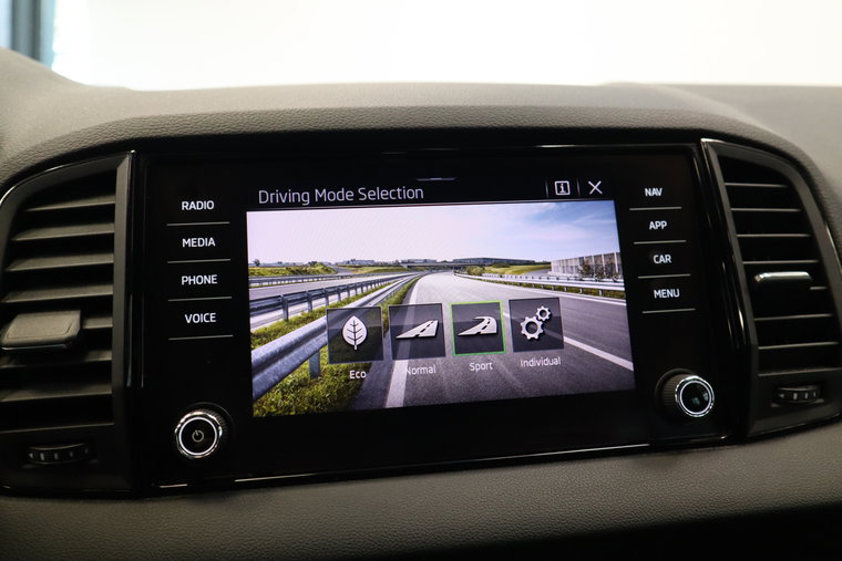 Vehicle Image 21