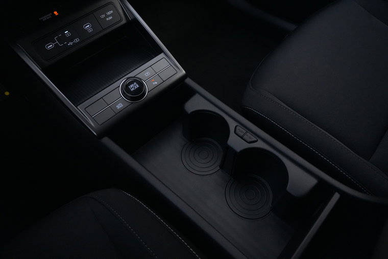 Vehicle Image 25