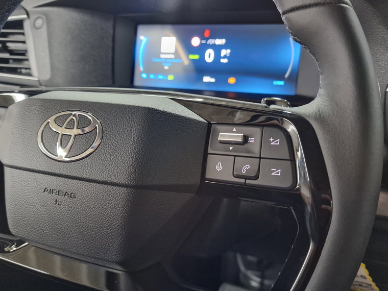 Vehicle Image 12