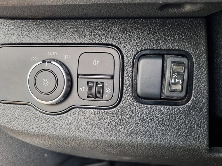 Vehicle Image 27