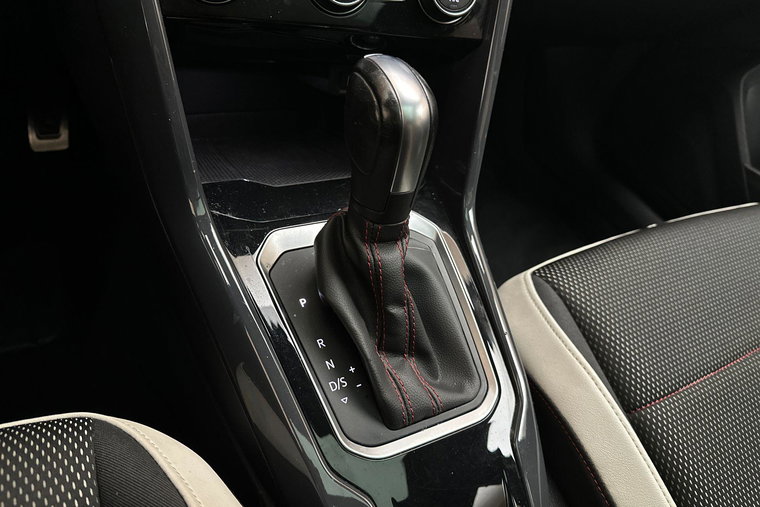 Vehicle Image 33