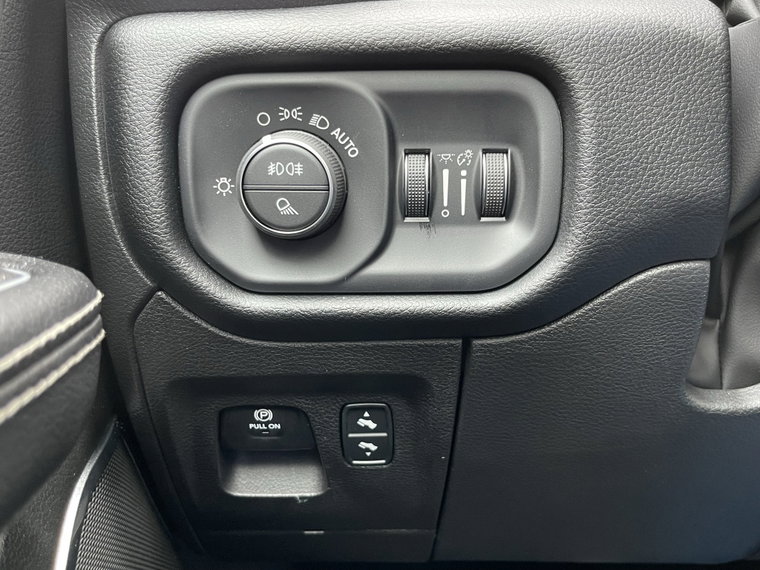 Vehicle Image 29
