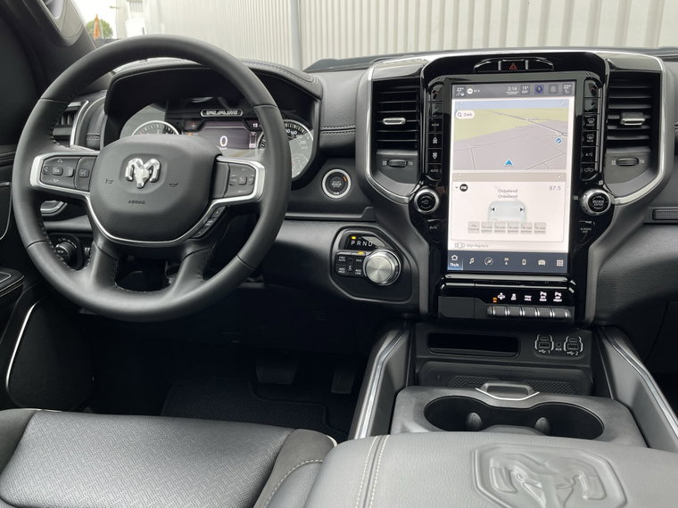 Vehicle Image 38