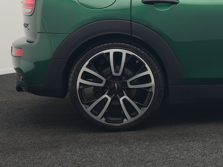 Vehicle Image 46