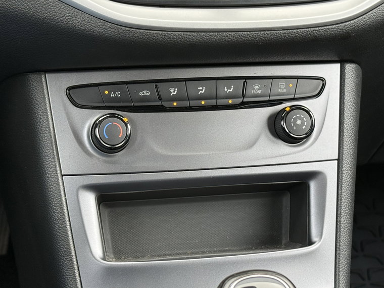 Vehicle Image 17
