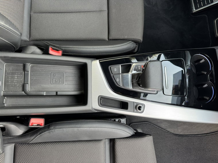 Vehicle Image 45