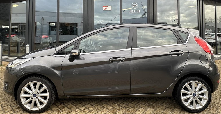 Vehicle Image 6
