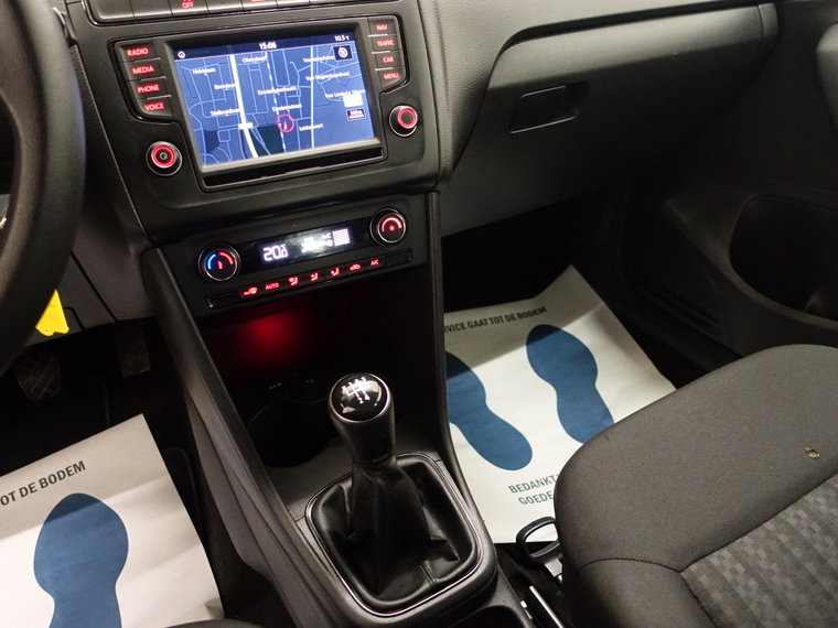 Vehicle Image 9