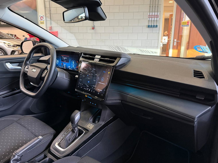 Vehicle Image 25
