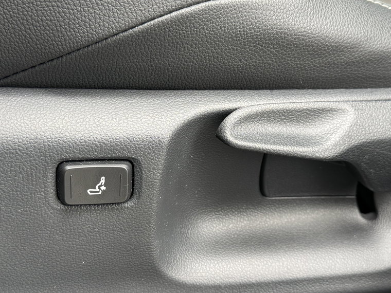 Vehicle Image 37