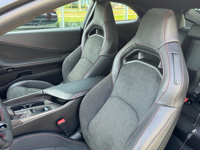 Vehicle Image 38