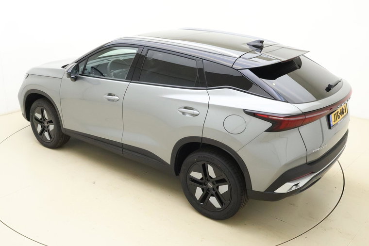 Vehicle Image 4