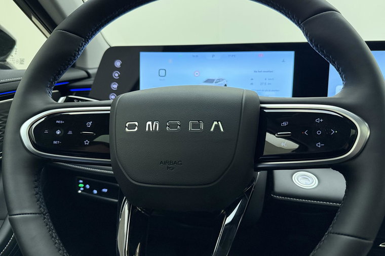 Vehicle Image 24