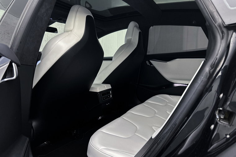 Vehicle Image 15