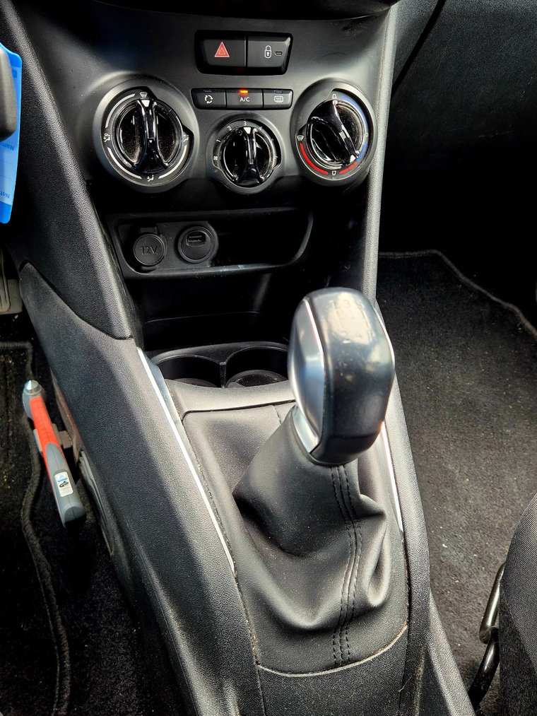 Vehicle Image 24