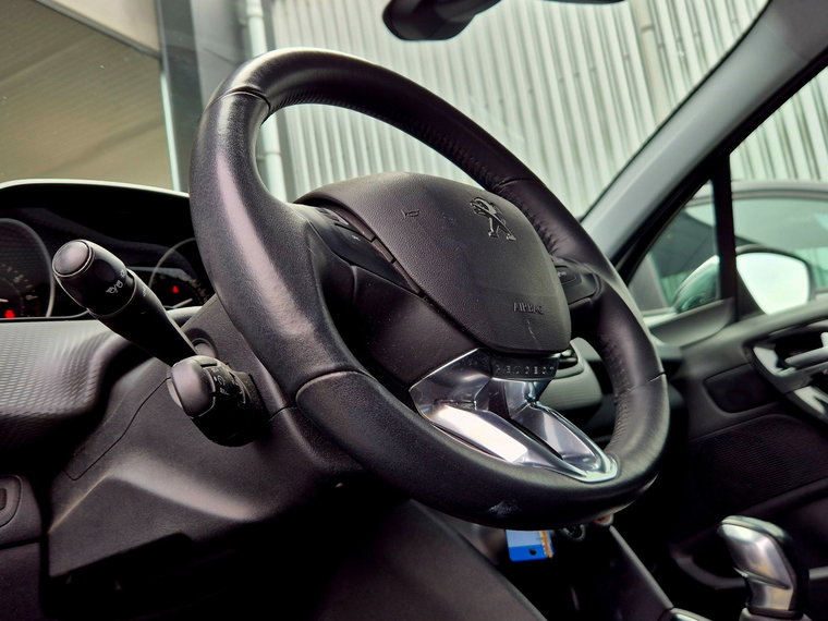 Vehicle Image 31