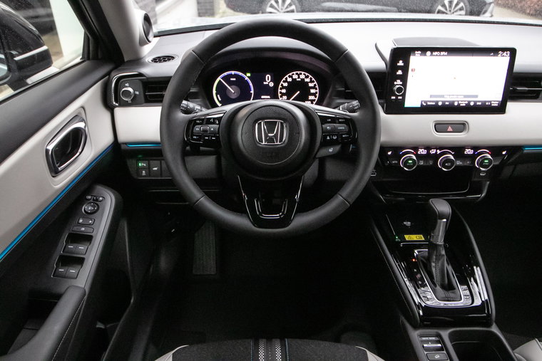 Vehicle Image 16