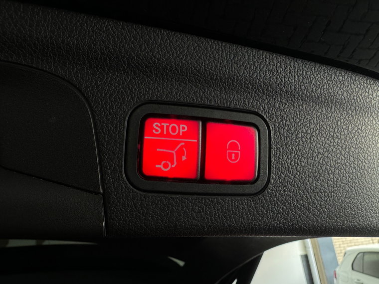 Vehicle Image 26