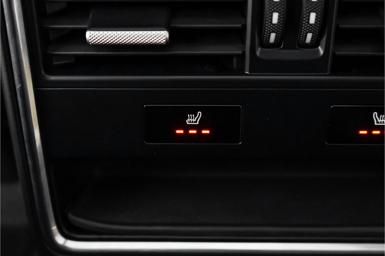 Vehicle Image 52