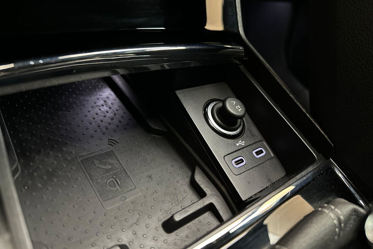 Vehicle Image 30