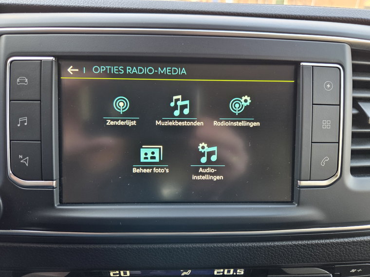 Vehicle Image 28