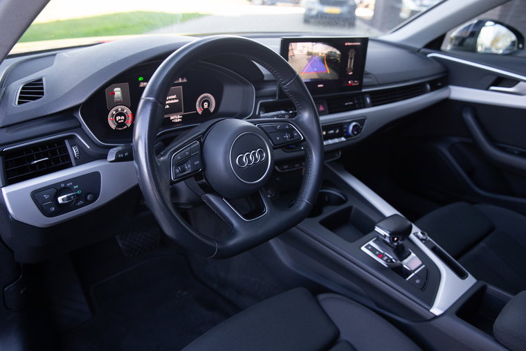 Vehicle Image 4