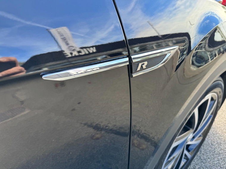 Vehicle Image 25