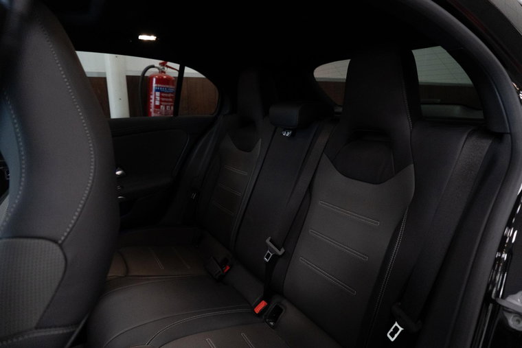Vehicle Image 33