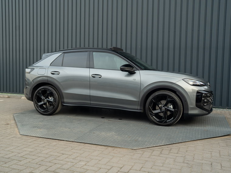 Vehicle Image 24