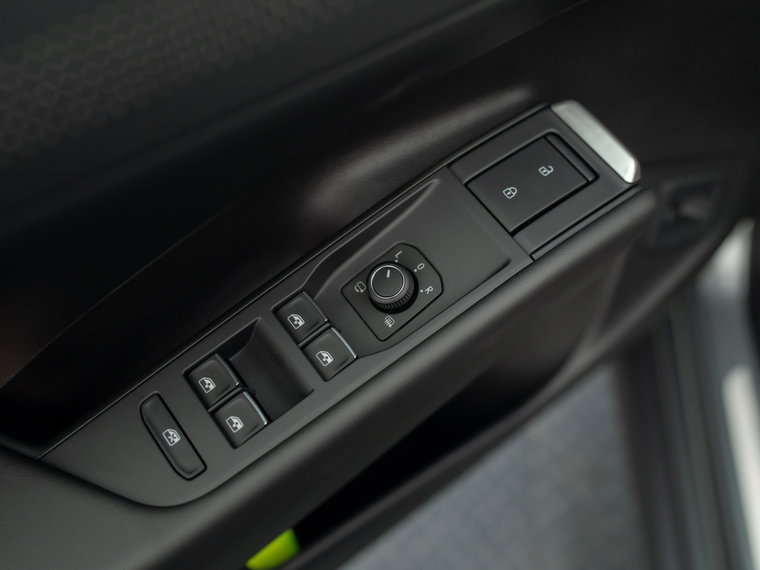 Vehicle Image 33