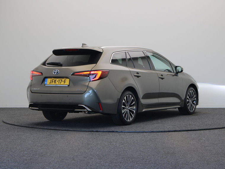 Vehicle Image 16