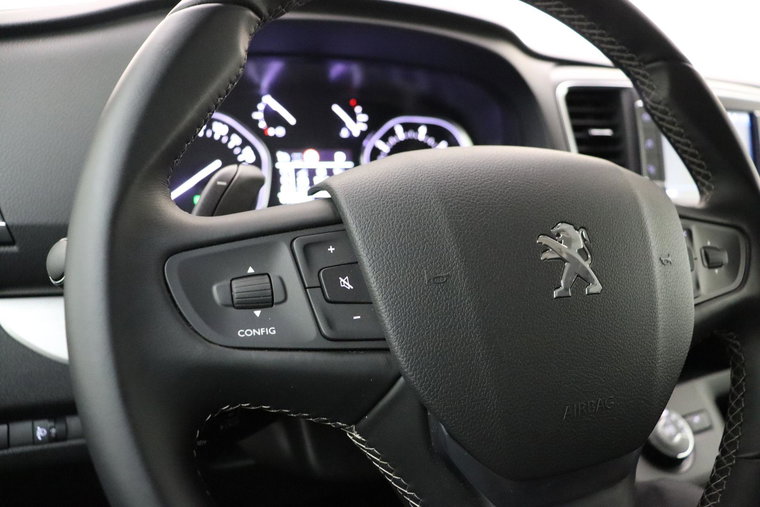Vehicle Image 40