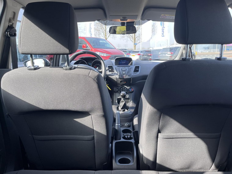 Vehicle Image 16
