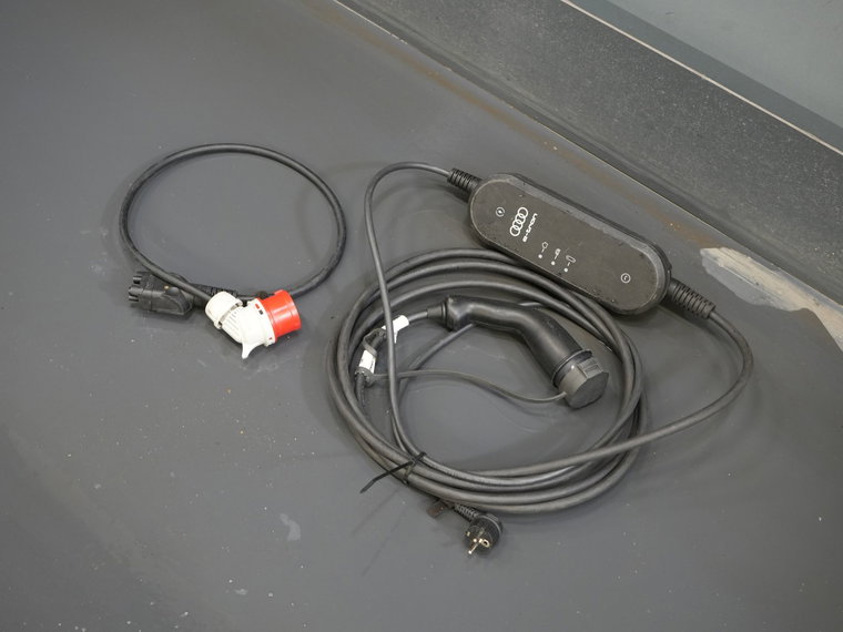 Vehicle Image 35