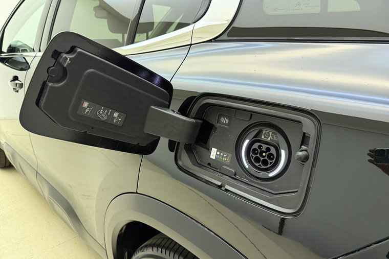 Vehicle Image 15