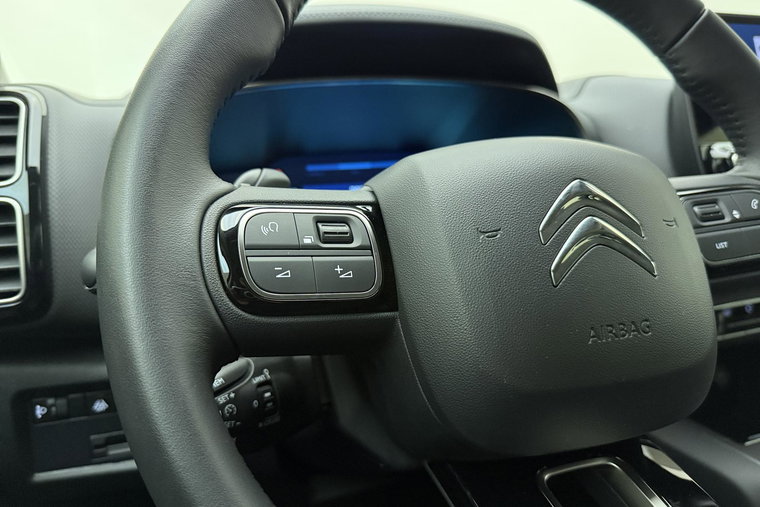 Vehicle Image 26