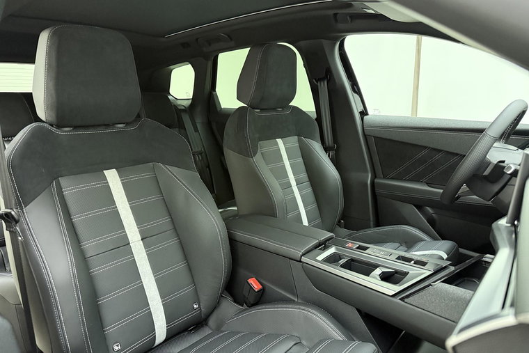 Vehicle Image 13