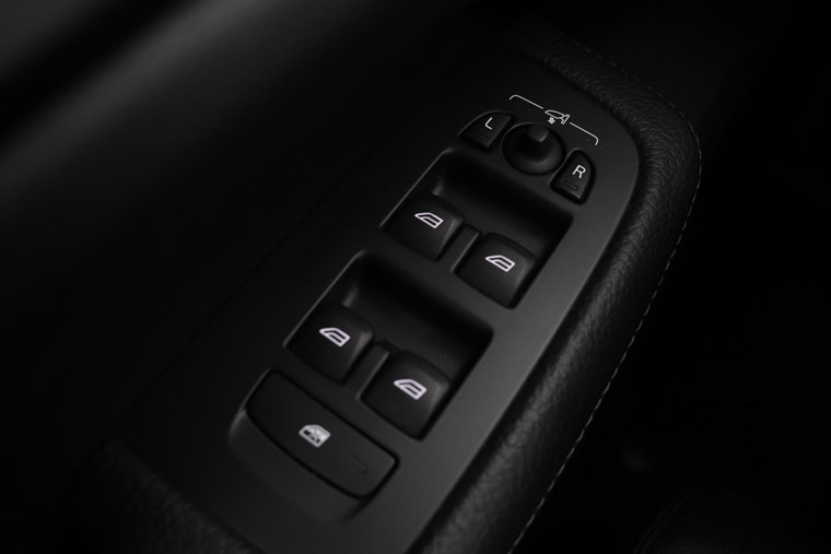 Vehicle Image 40