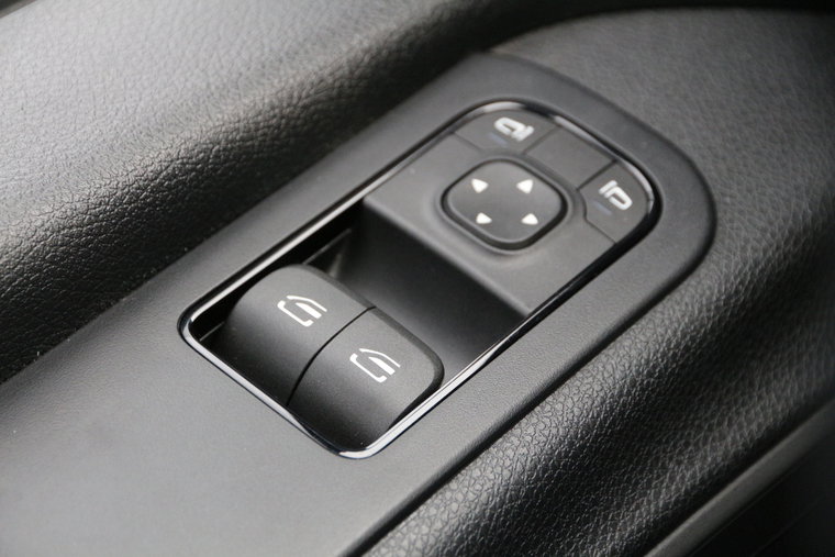 Vehicle Image 32