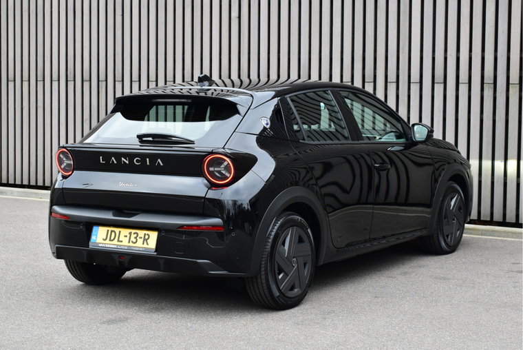 Vehicle Image 30