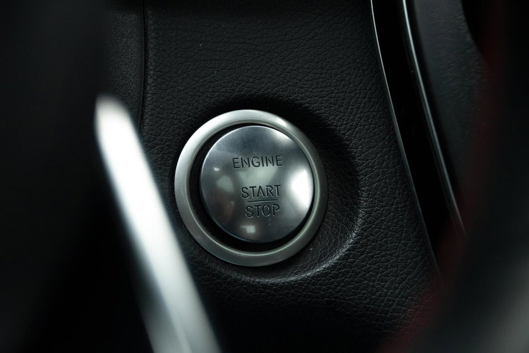 Vehicle Image 25