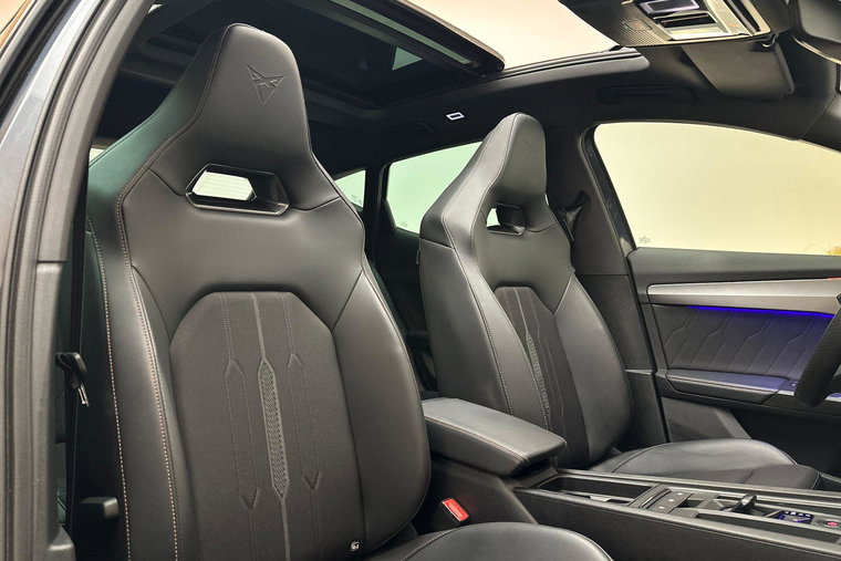 Vehicle Image 16
