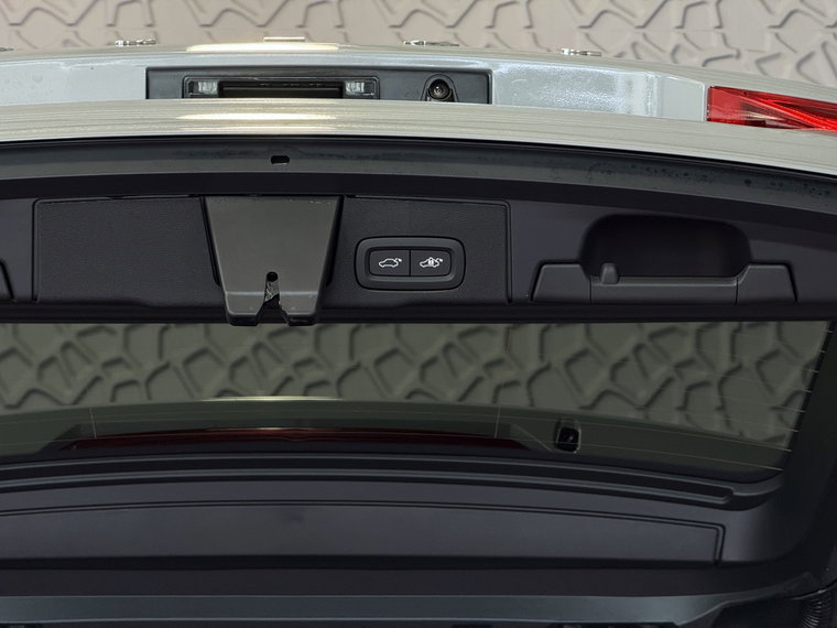 Vehicle Image 48