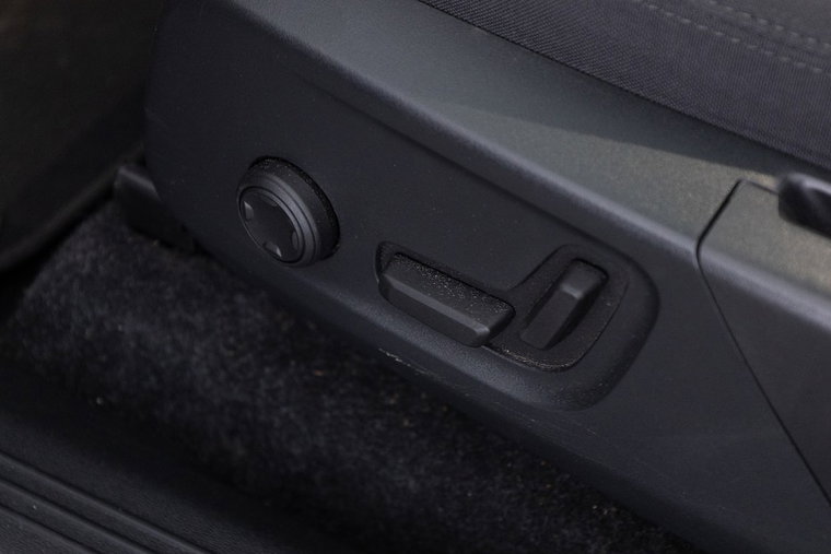 Vehicle Image 24