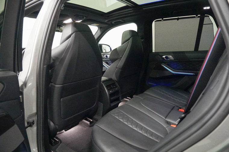 Vehicle Image 38