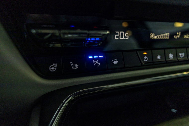 Vehicle Image 26