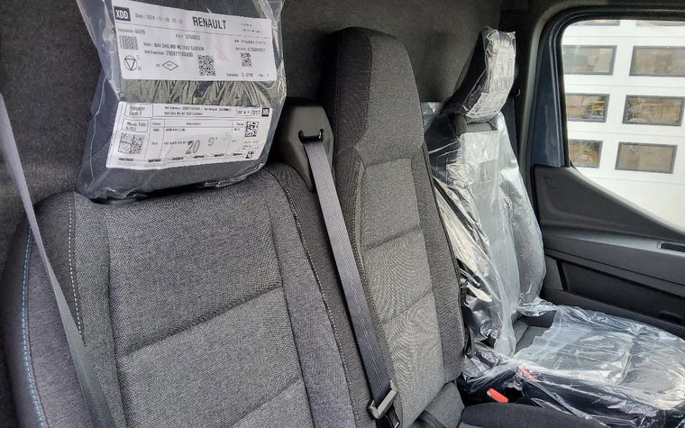 Vehicle Image 23